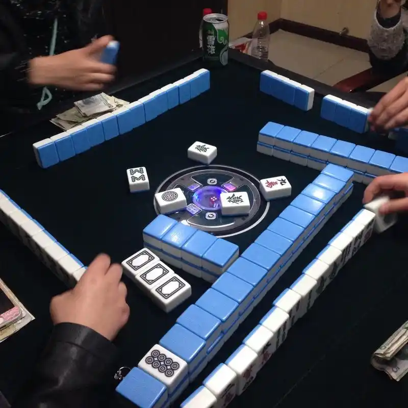 昨天天气好 白天bbq 晚上打麻将.感觉年纪大了熬不得夜 硬