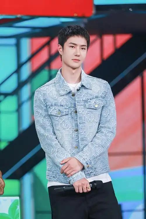 18:10:42王一博#天天向上王一博--2021忘の羡同采自wx1