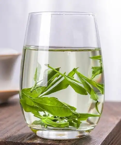 茶叶冲泡水怎么是浑浊的(茶叶冲泡水怎么是浑浊的味道)