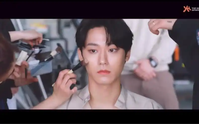 李到晛 我可不是什么阳光明媚小少爷