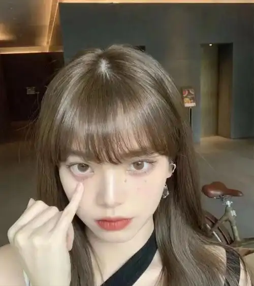 2021谁还染闷青色,这5个发色才是真火,第3款黄皮最显白