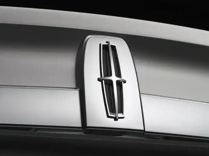 尽管林肯车标的设