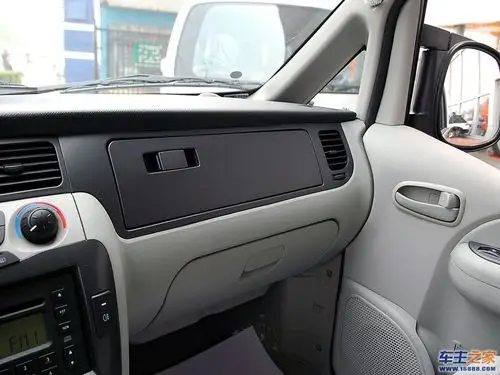 汽车图库 江淮 江淮汽车 瑞风(120/273) 内饰 瑞风 参考成交价: 5.