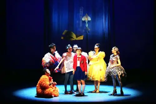 召开了多次专家研讨会,从剧本,舞美,表演等多方面不断精进,力图使演出