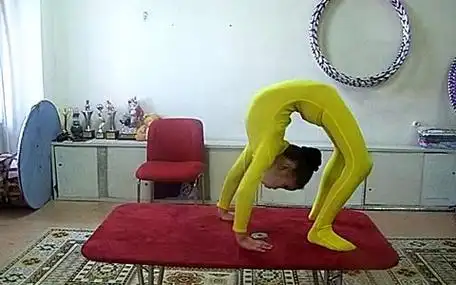 141美女柔术,柔术软功#zlata柔术 #一字马 #柔术下腰 #超级劈叉 #柔术