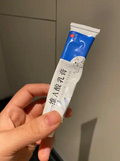 治疗毛周角化症见效特别快(也就是所谓的鸡皮肤)可以和身体乳一起用.