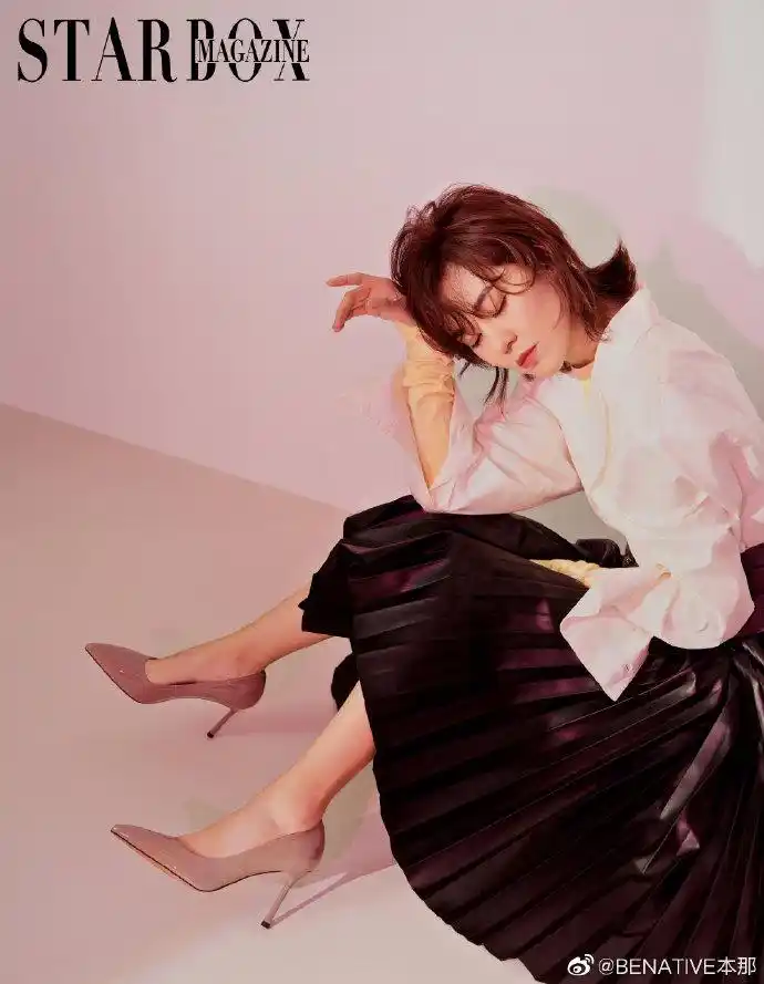 郁可唯#脚穿@benative本那经典常青款不掉脚高跟鞋,拍摄@starbox人物
