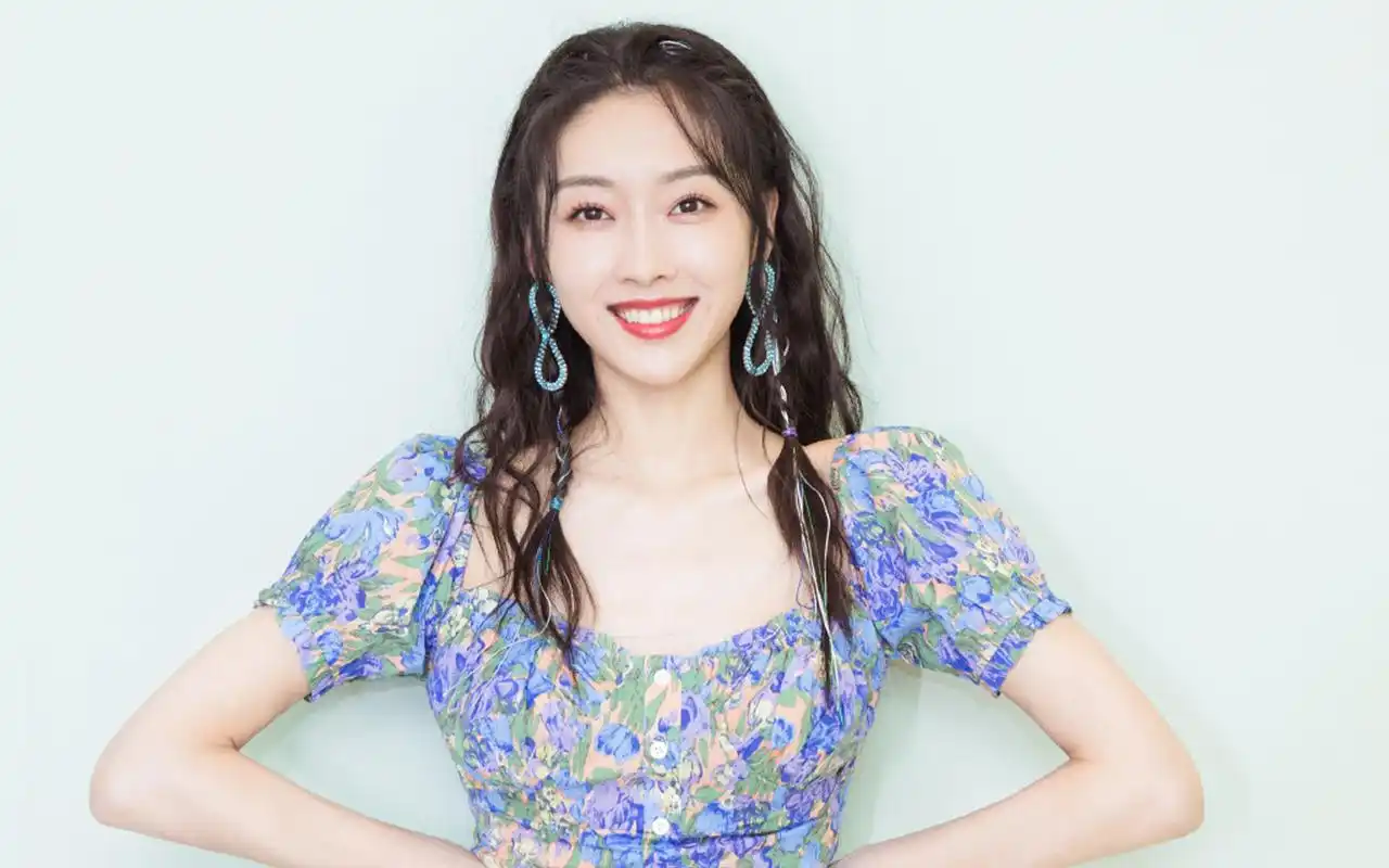 宣璐性感靓丽写真图片桌面壁纸