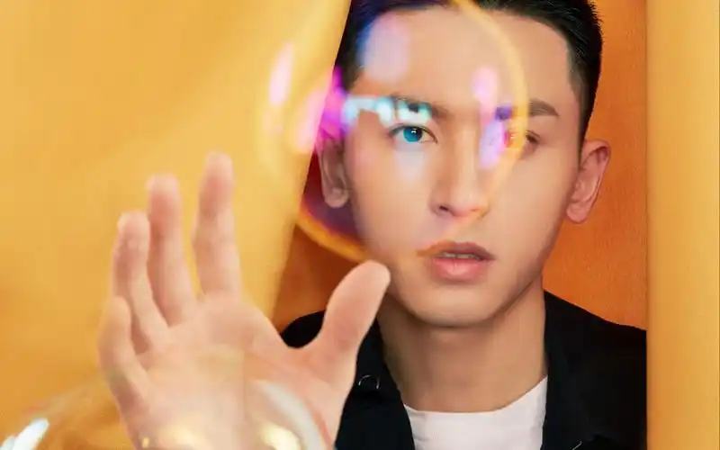 【浪浪钉】妹啊,你说你中暑倒在他的怀里也就算