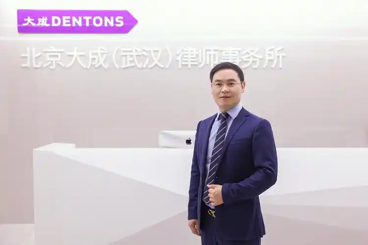 xx3w2xrlg"> span class="ref" data-ctrid="sijxhdl5mhwh">杨飞律师