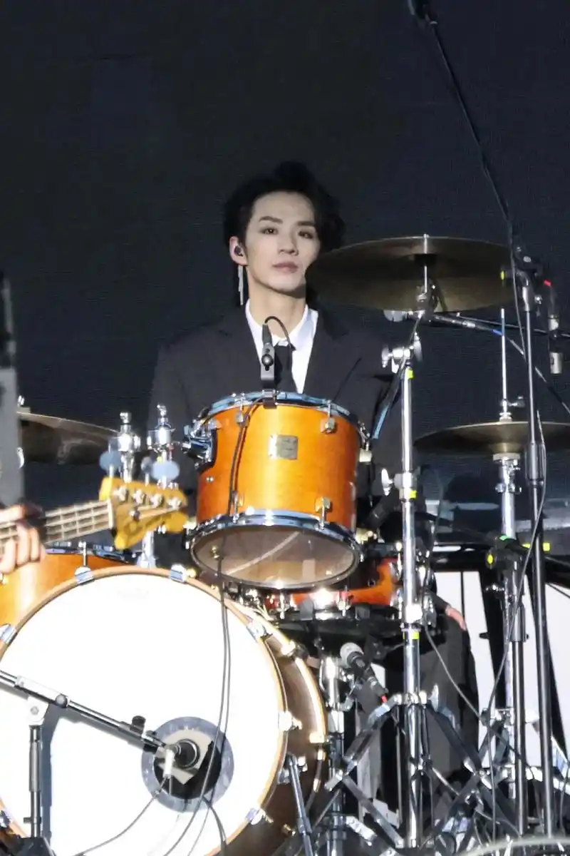 赵阳别太鲨我 每见一次被惊艳一次.#霓虹花园 #霓虹花园鼓手 - 抖音