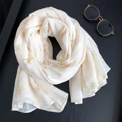 2020新款米白色围巾女冬棉麻日系春秋长款披肩两用薄旅游拍照丝巾