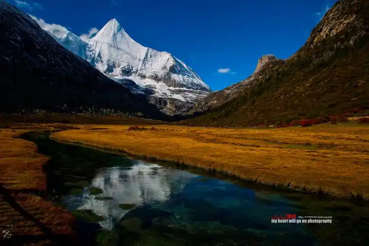 亚丁神山之央迈勇峰