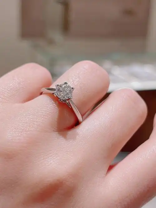 ido经典款六爪雪花求婚钻戒