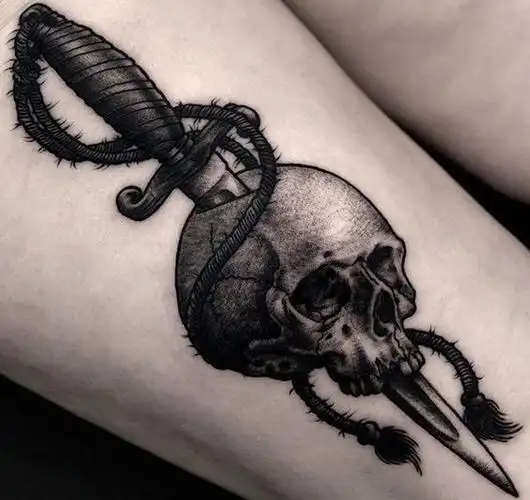 黑暗风格匕首纹身图案大全5