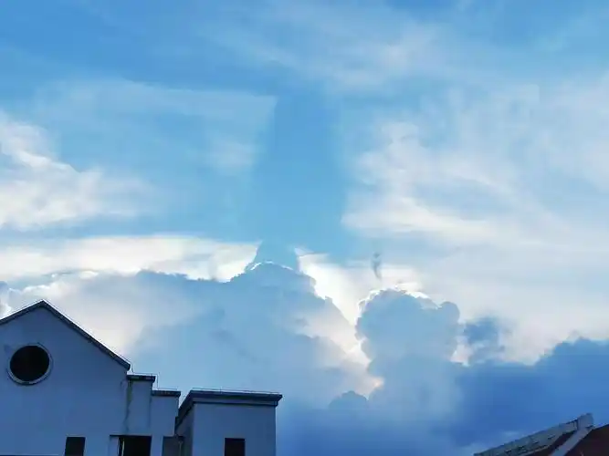 我拍到了祥瑞!希望袁老是去做神仙了!