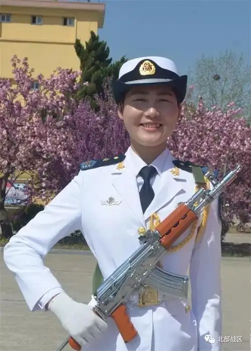 【独家记忆】这里有一份专属于"准水兵们"的海军情缘