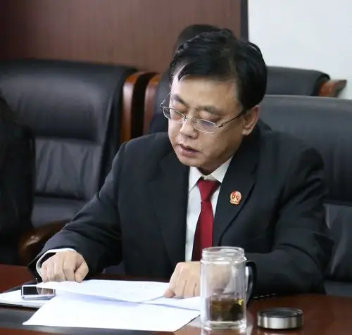 会上,院纪委书记陈升阳传达了全市法院纪律作风整顿