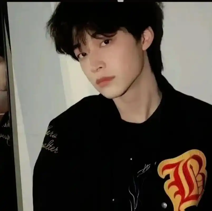 男生头像 清纯大帅哥痞帅 男生头像嘎嘎帅