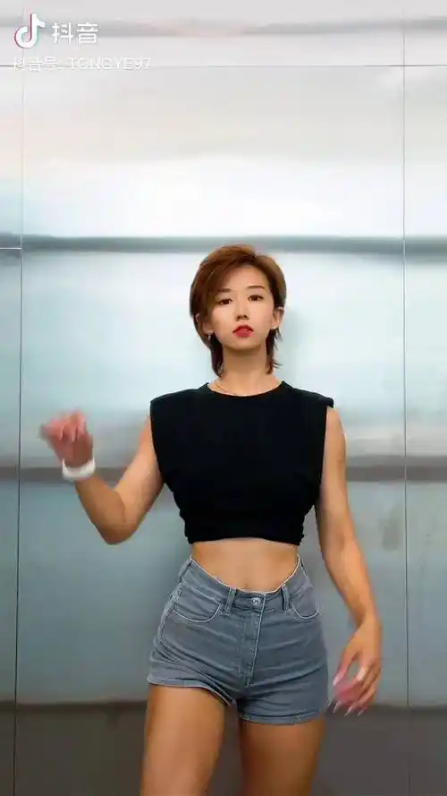 你在的城市下雨了么7点与众不彤直播180叶彤