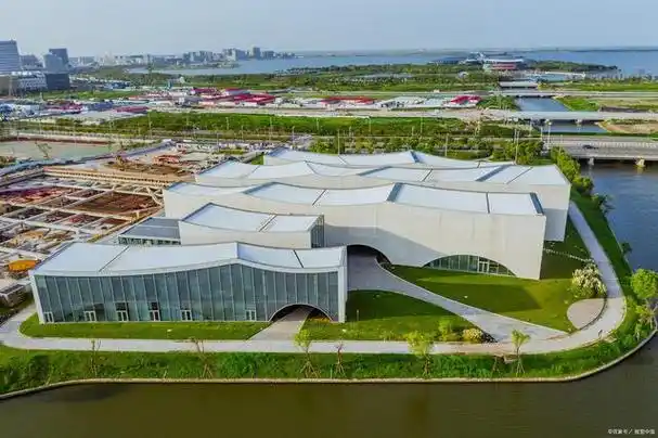 中央美术学院中法艺术与设计管理学院