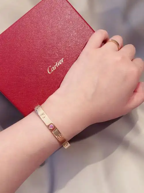 卡地亚经典love系列的小众款手镯
