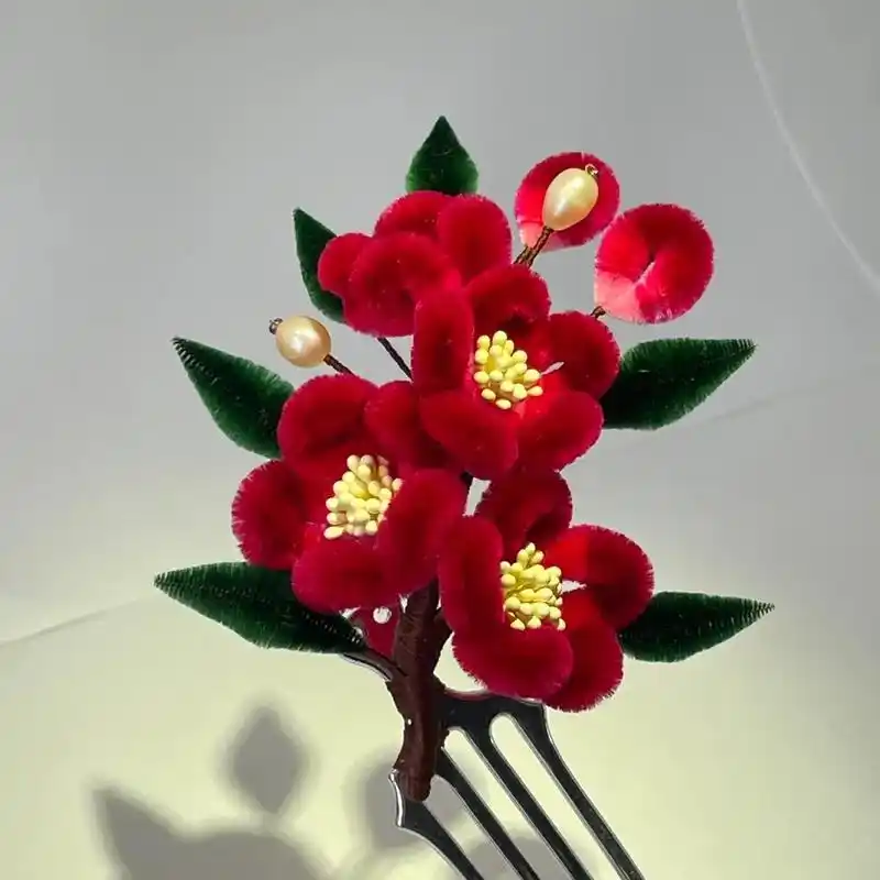 毛绒绒的梅花,#绒花 #绒花发簪 #纯手工制作#非物质文化 - 抖音