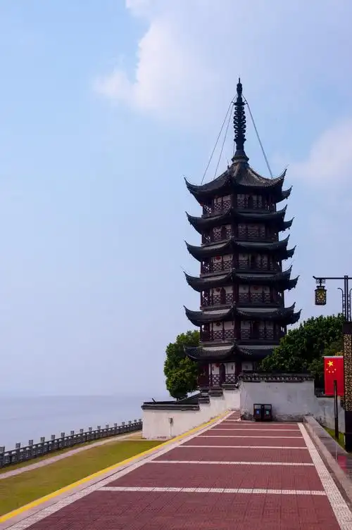 海宁盐官观潮胜地《一线潮》