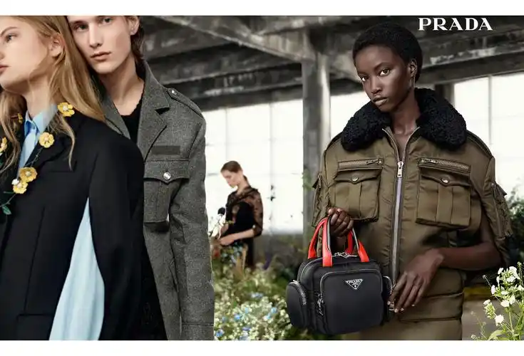prada 发布2019秋冬女装与男装广告大片