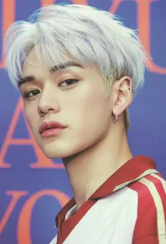 黄旭熙lucas限定银发图楼