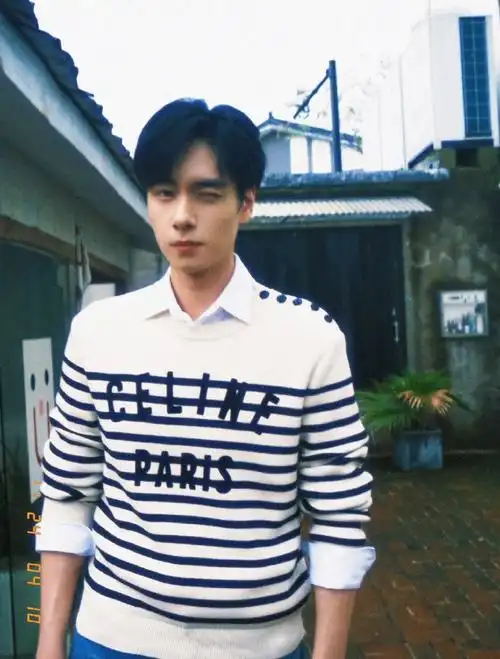 胡一天张婧仪双人写真