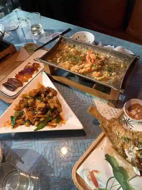 桃花酒坊(温岭·新天地店)-"位置就在新天地一楼,口味真的一言难尽,实