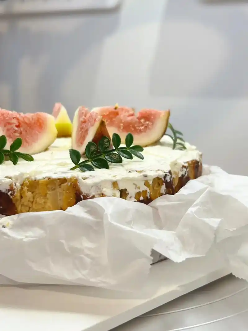 甜品日记 | 巴斯克芝士蛋糕.生椰拿铁巴斯克芝士蛋糕,特调椰 - 抖音