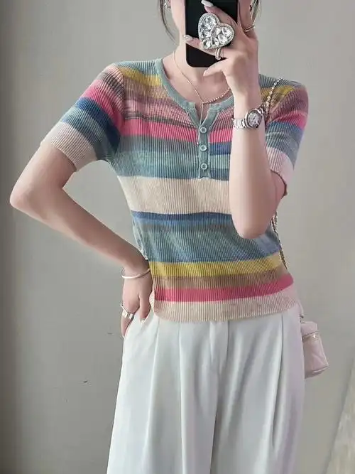 彩虹条纹针织衫短袖女t恤设计小众别致独特锁骨法式修身短款上衣 - 17