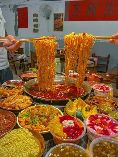 土豆脑袋狂喜一整个好吃在里面的重庆火锅