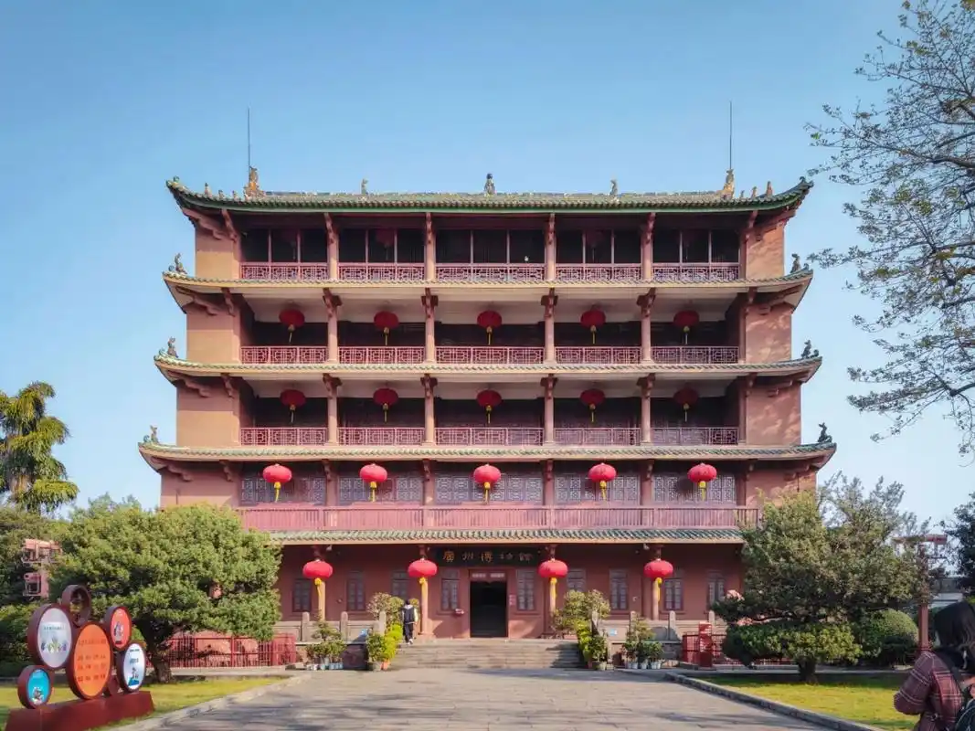 广州镇海楼,又名望海楼,五层楼 ,位于广东省广州市越秀区越秀山(越秀