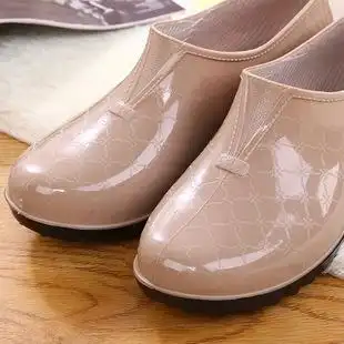 低腰浅口中年女短款滑水鞋下雨雨靴