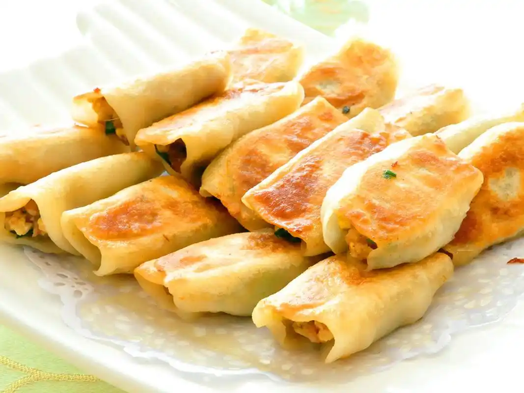 学习锅贴就去大理创飞餐饮培训学校