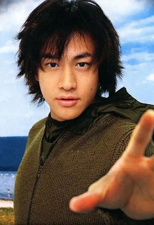 何润东个人资料简介及作品(何润东的谦逊人生,和他生命中深爱的一个