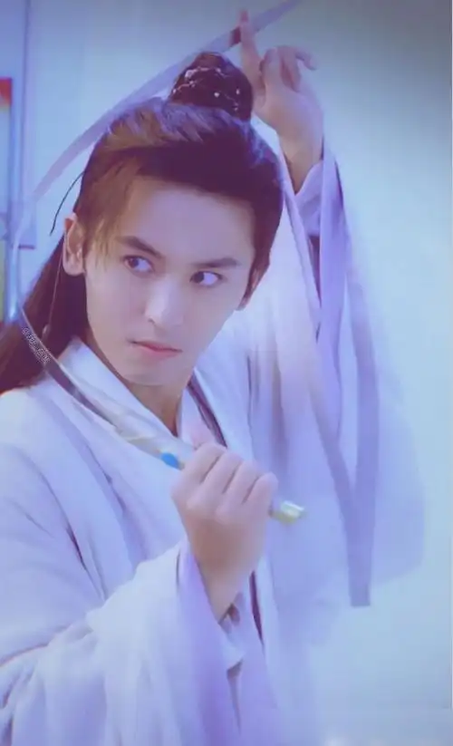 山河令定妆生图龚俊俊美张哲瀚未公开的天窗造型太绝了