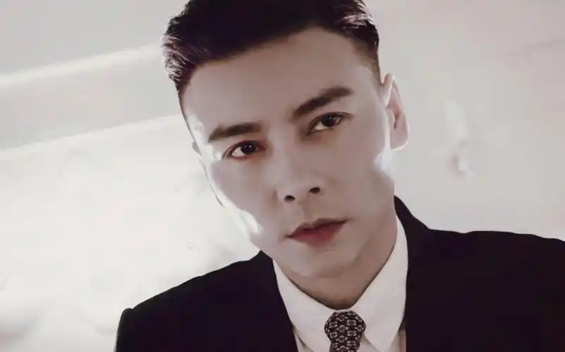 打架的美学典狱长张晋