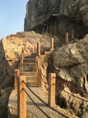 去蓬莱阁景区的朋友们,建议一定去田横栈道,虽然是现代人修缮的,但是