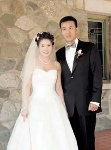 【图】李婉华老公照片曝光 曾与吴镇宇相恋多年无果