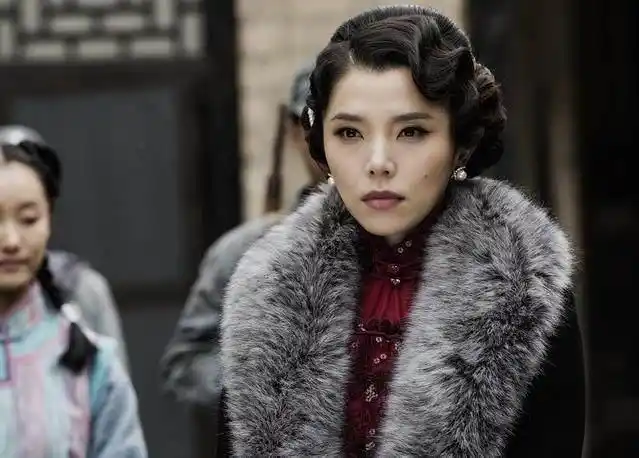 出道14年仍是圈内透明人,搭档孙俪走红,为完成丈夫遗愿退居幕后