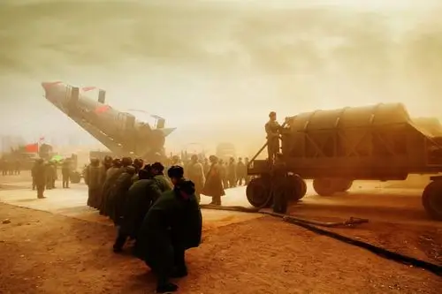 《钱学森》耗资千万置景大漠 重现中国蘑菇云