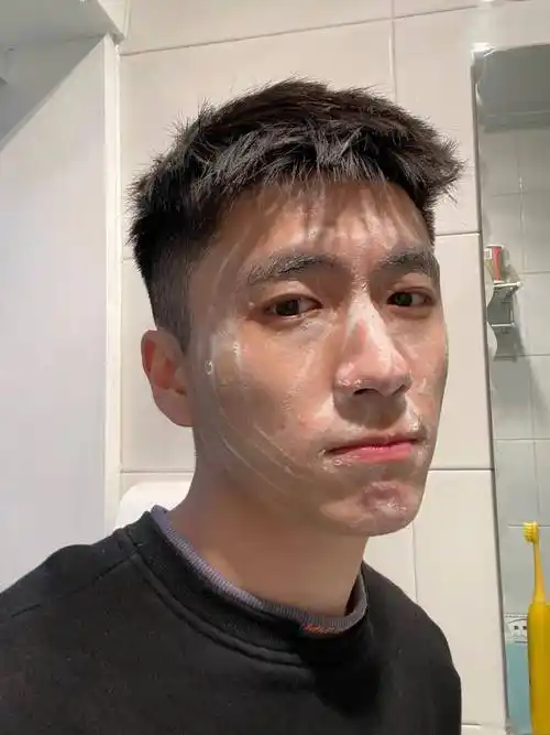 让同龄都羡慕的10款男生短发