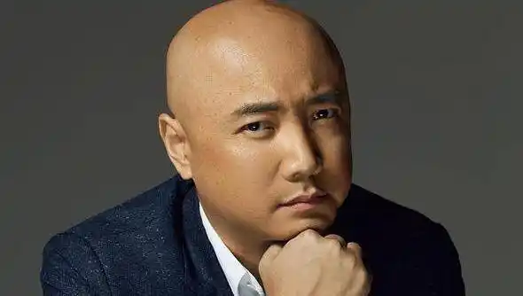 被世界管理大师承认的俗语"十个光头九个富":但下半句太扎心_头发