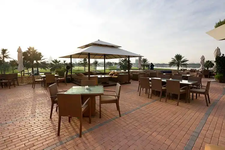 迪拜的露天餐厅