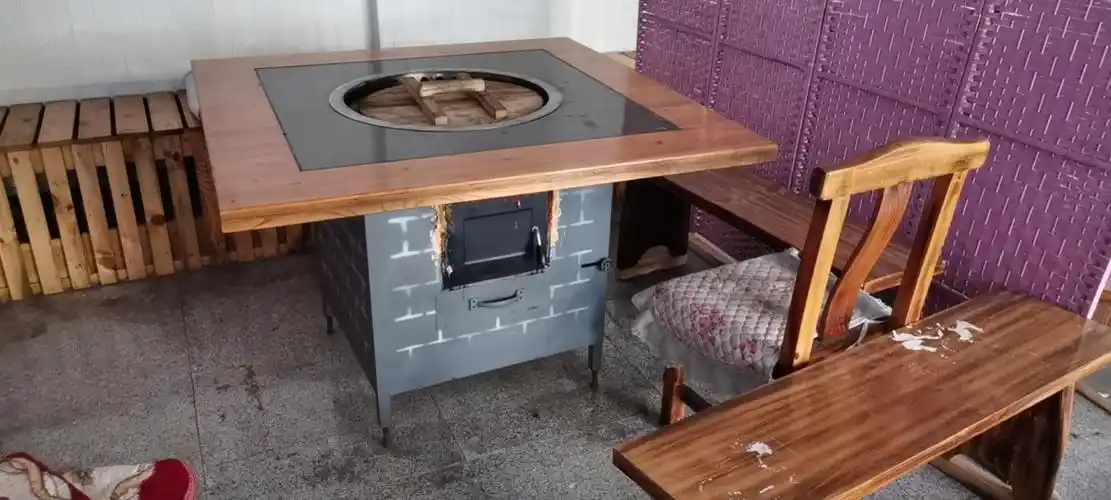 转让铁锅炖灶台六张两张圆的四张方的有需要的联系电