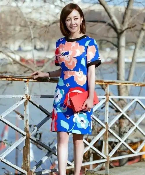 张檬的身材也是厉害穿旗袍裙秀多肉身材腰臀比太惊艳